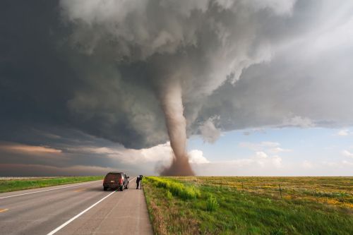 http://geografia_liceum.republika.pl/tornado.jpg